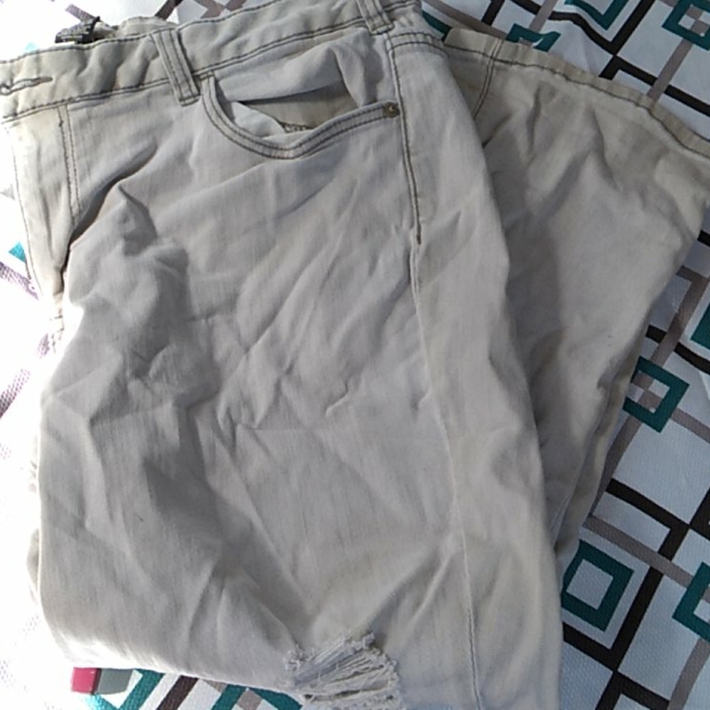 Layne Bryant capri
